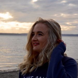 Meet your Posher, Elise